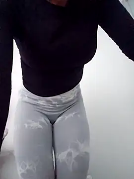 Miss Pompitas23 online show from 10.15.25