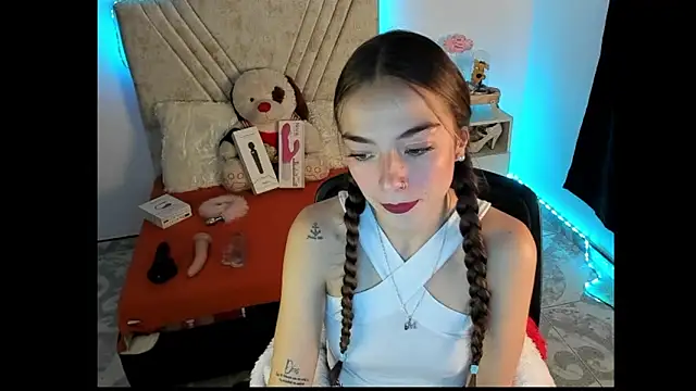 Mia Victoria22 online show from 07.24.26