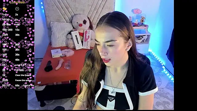 Mia Victoria22 online show from 07.30.26