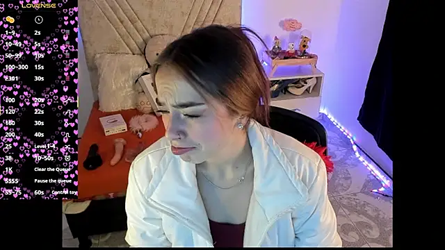 Mia Victoria22 online show from 08.04.26