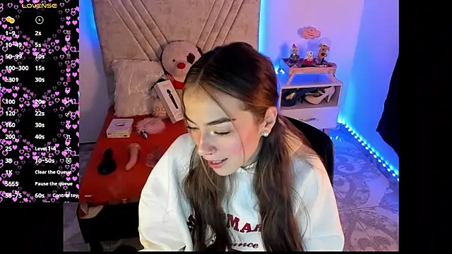 Mia Victoria22 online show from 08.05.26