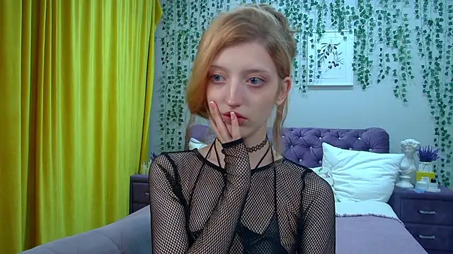 Snapshot of MistyMarlo chatting on 10.13.25 MistyMarlo online show from 10.13.25