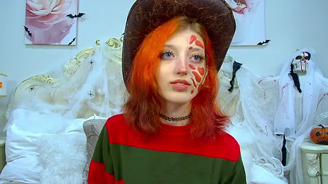 Snapshot of MistyMarlo chatting on 10.29.25 MistyMarlo online show from 10.29.25