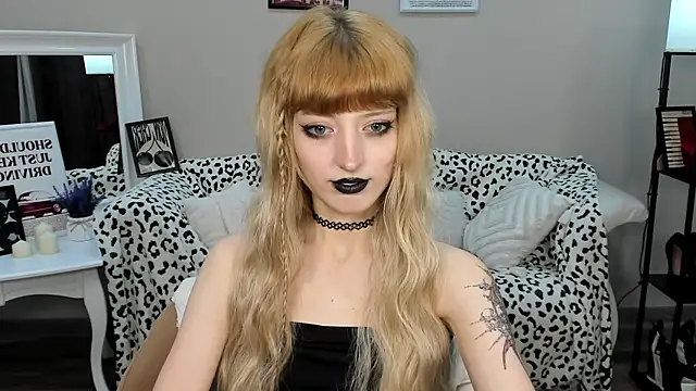 MistyMarlo online show from 04.21.26