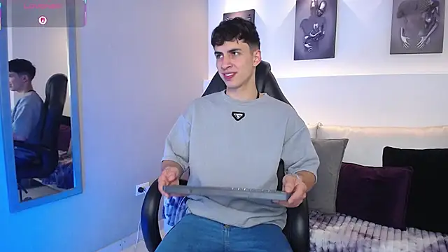 AdrianRinaldi online show from 09.25.25