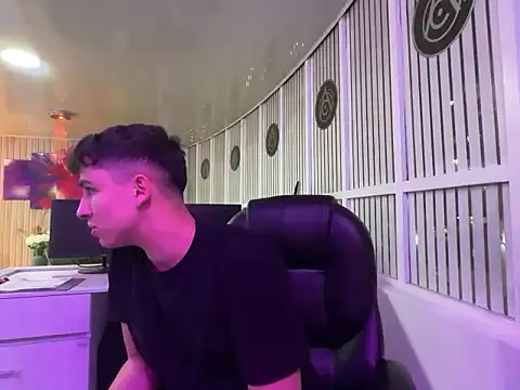 AdrianRinaldi online show from 06.11.26