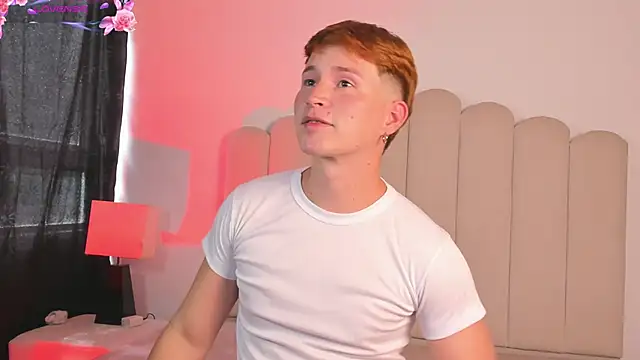 Snapshot of Eragonbooy chatting on 12.19.25 Eragonbooy online show from 12.19.25