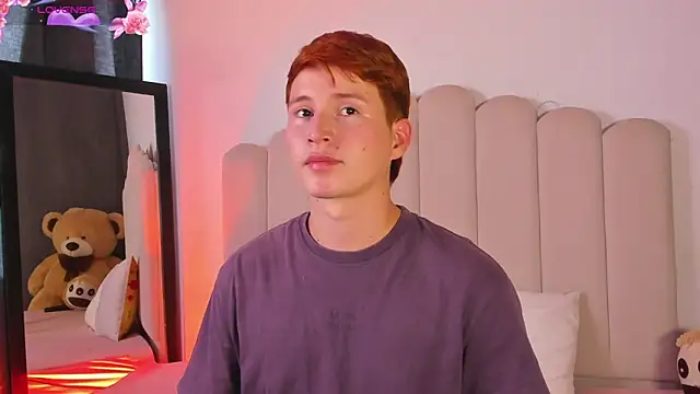 Snapshot of Eragonbooy chatting on 03.11.26 Eragonbooy online show from 03.11.26