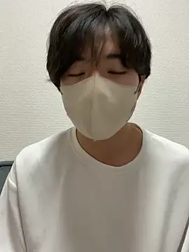 Snapshot of Yuma0718 chatting on 10.19.25 Yuma0718 online show from 10.19.25