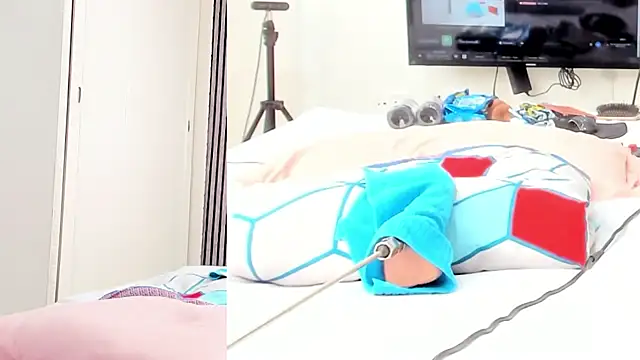 Alani Queen online show from 10.19.25