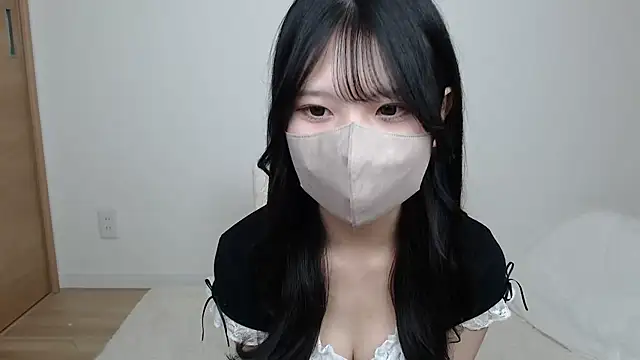 Snapshot of yuna_rin chatting on 09.13.25 yuna rin online show from 09.13.25