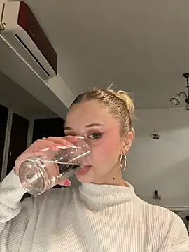 BabyAnais online show from 11.08.25