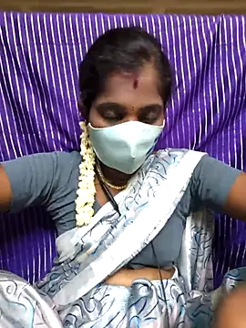 Snapshot of Tamil_Jillu chatting on 11.04.25 Tamil Jillu online show from 11.04.25