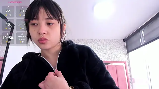 Hanna Lee   online show from 10.23.25