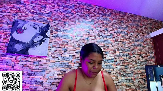 Snapshot of naomi_campbel_ chatting on 06.07.26 naomi campbel online show from 06.07.26