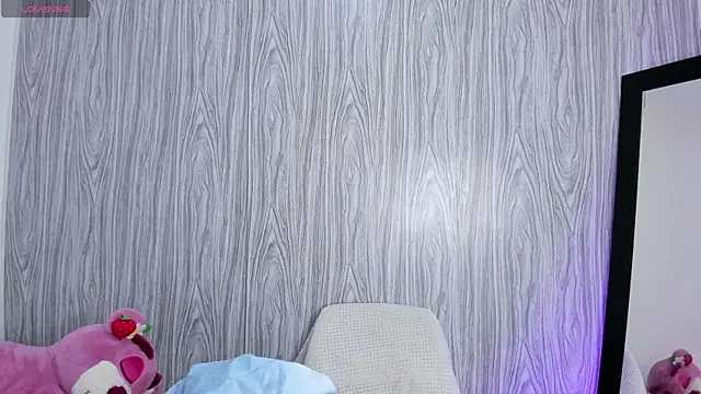 Snapshot of Sofii_03 chatting on 09.15.25 Sofii 03 online show from 09.15.25