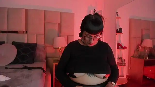 Violett Novoa online show from 02.02.26