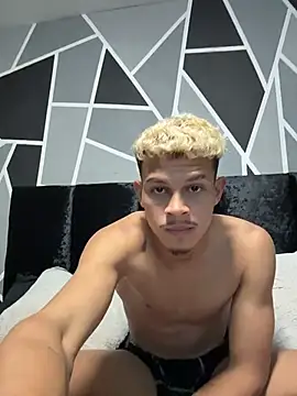 Snapshot of CHARLY-- chatting on 04.08.26 CHARLY-- online show from 04.08.26