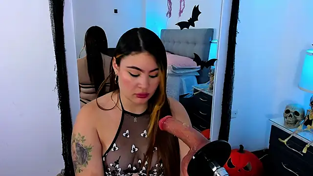 Snapshot of AdeleJhones chatting on 10.10.25 AdeleJhones online show from 10.10.25