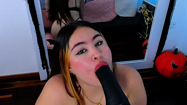 Snapshot of AdeleJhones chatting on 10.29.25 AdeleJhones online show from 10.29.25