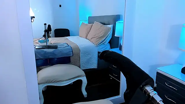 Snapshot of AdeleJhones chatting on 01.10.26 AdeleJhones online show from 01.10.26