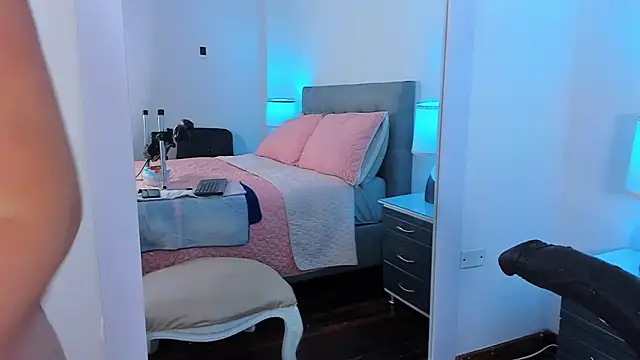 Snapshot of AdeleJhones chatting on 02.17.26 AdeleJhones online show from 02.17.26