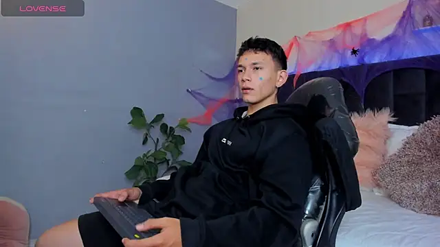 Thomas moon online show from 10.30.25