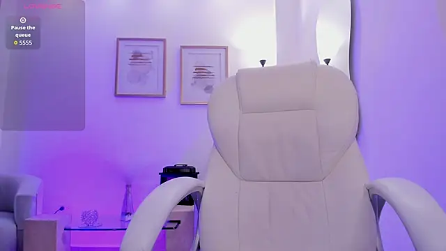 Karliie kloss  online show from 09.29.25