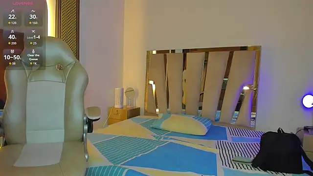 Elowen Clark online show from 12.20.25