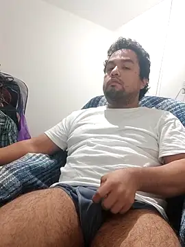 Snapshot of Hotknight chatting on 11.29.25 Hotknight online show from 11.29.25