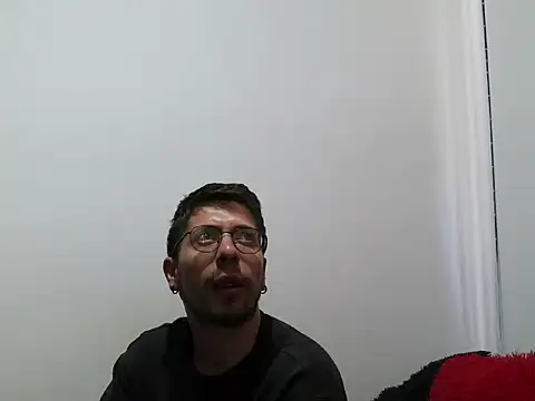 Snapshot of Letorres96 chatting on 03.20.26 Letorres96 online show from 03.20.26