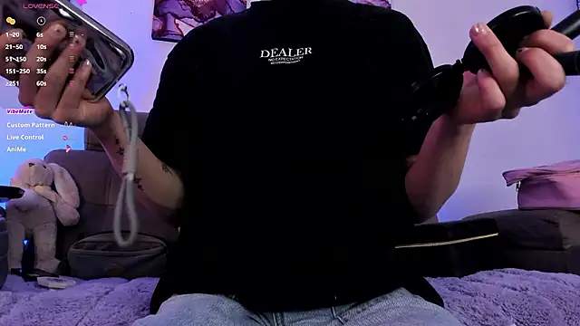 Snapshot of SebastianHilton chatting on 03.13.26 SebastianHilton online show from 03.13.26