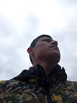 Snapshot of pajarics chatting on 09.12.25 pajarics online show from 09.12.25