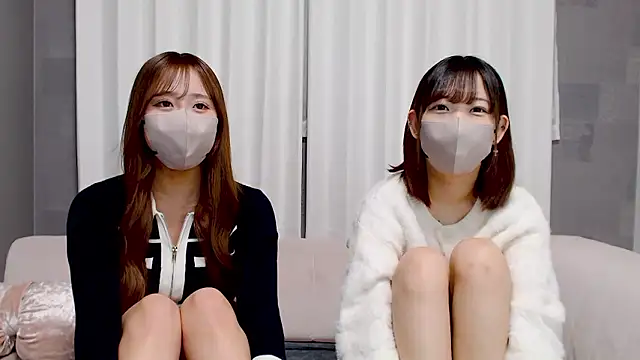 Snapshot of _YUI_CHAN_ chatting on 11.24.25 YUI CHAN online show from 11.24.25