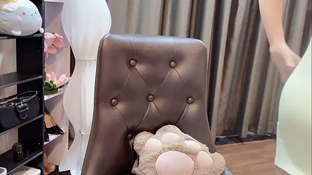 Shenlly online show from 07.12.26