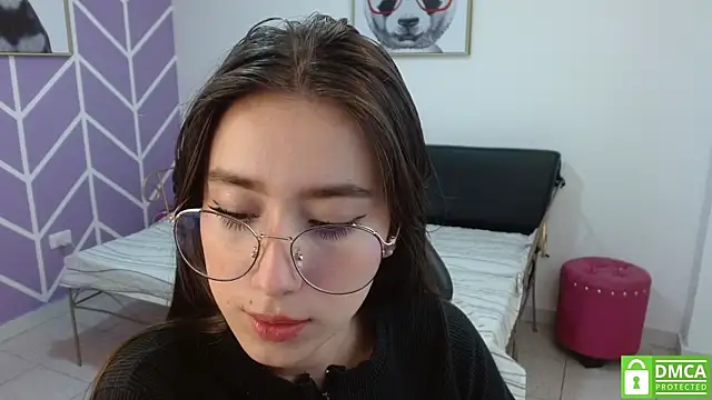 Adhara Kitten online show from 10.05.25