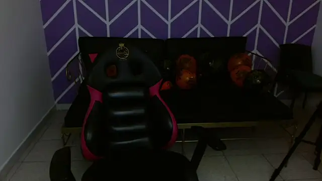 Adhara Kitten online show from 11.20.25