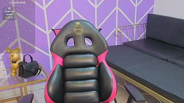 Snapshot of Adhara_Kitten chatting on 03.11.26 Adhara Kitten online show from 03.11.26