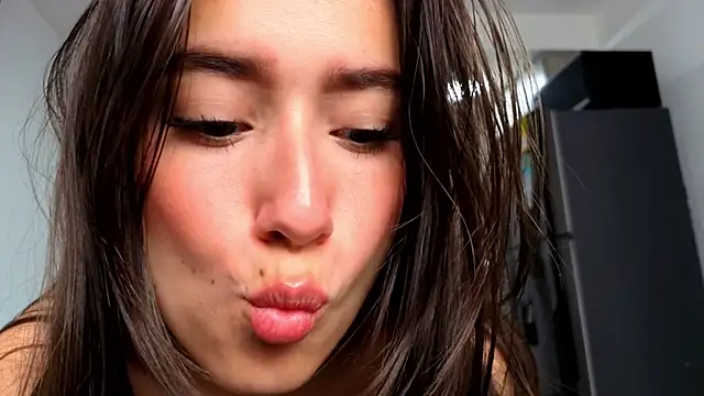 Adhara Kitten online show from 05.27.26