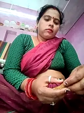 Snapshot of Hot_komal1 chatting on 10.31.25 Hot komal1 online show from 10.31.25