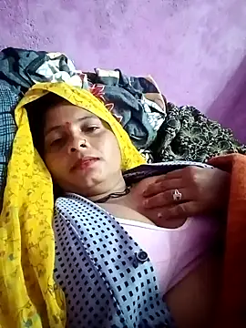 Snapshot of Hot_komal1 chatting on 12.04.25 Hot komal1 online show from 12.04.25