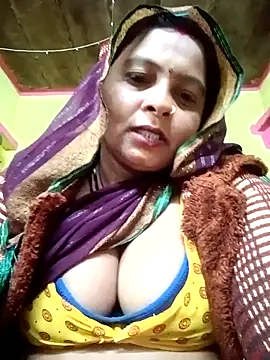 Snapshot of Hot_komal1 chatting on 12.21.25 Hot komal1 online show from 12.21.25