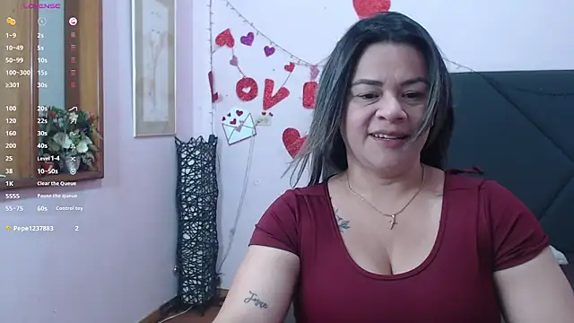 pamela echeverria online show from 04.28.26