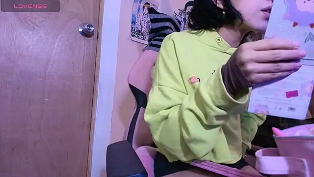 Terraelowen online show from 11.21.25