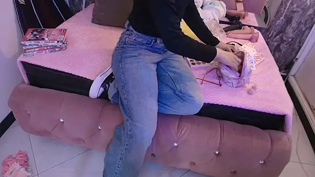 Terraelowen online show from 02.26.26