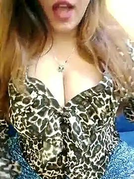 Snapshot of Suhana_Darling chatting on 10.26.25 Suhana Darling online show from 10.26.25