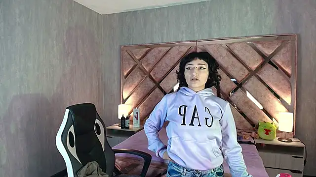 Babyyrasta666 online show from 12.17.25