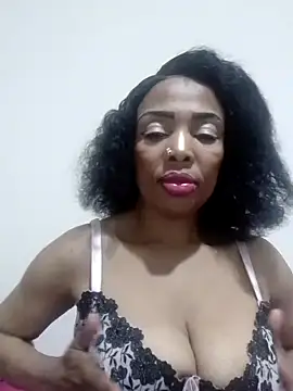 Snapshot of SEXYMOANSXX chatting on 09.16.25 SEXYMOANSXX online show from 09.16.25