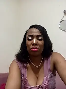 Snapshot of SEXYMOANSXX chatting on 10.24.25 SEXYMOANSXX online show from 10.24.25