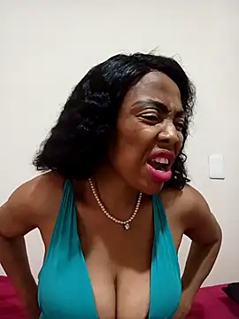 Snapshot of SEXYMOANSXX chatting on 11.14.25 SEXYMOANSXX online show from 11.14.25